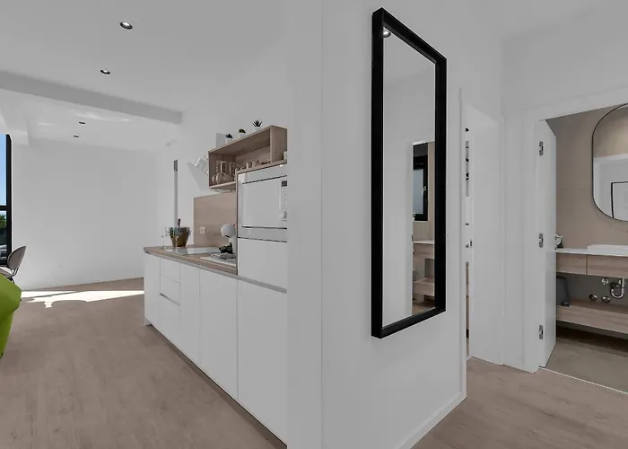 Balmis House B * ماكارسكا